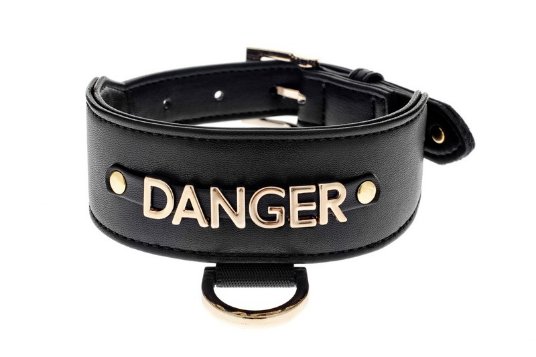 FB OVRAT. ŠIROKA DANGER NAPIS M ČRNA